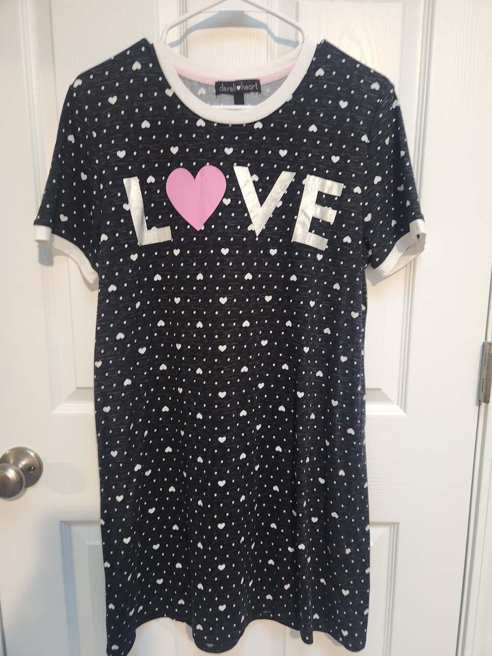 Derek Heart Black Heart-Print 'LOVE' Nightshirt with Pink Heart